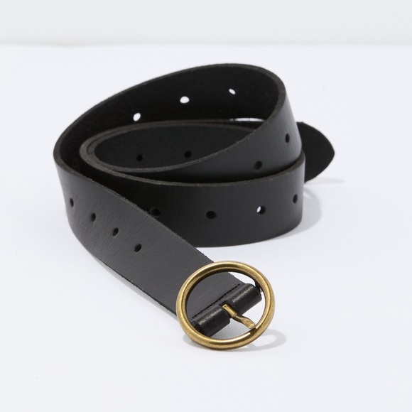 American Eagle Outfitters Accessories - American Eagle 🦅 Oval buckle Leather Belt